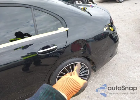 2023 Mercedes-Benz C 300 Sedan z USA, uszkodzony, nr VIN W1KAF4GB7PR070477